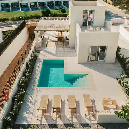 Villa 3 Complex *