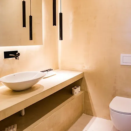 ヴィラ 3 Complex *